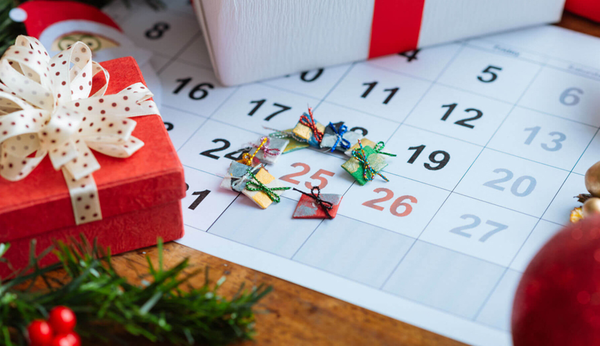 December 2021 calendar that marks the 25th